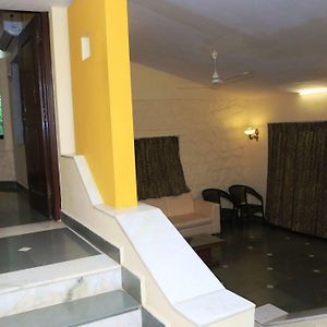 Super Deluxe Cottages